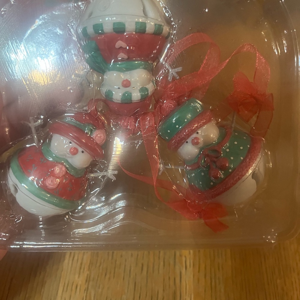 Snow Belles Porcelain Ornaments by Hallmark keepsake Collection. The bells ring. - Picture 2 of 6